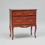 1018 8564 CHEST OF DRAWERS